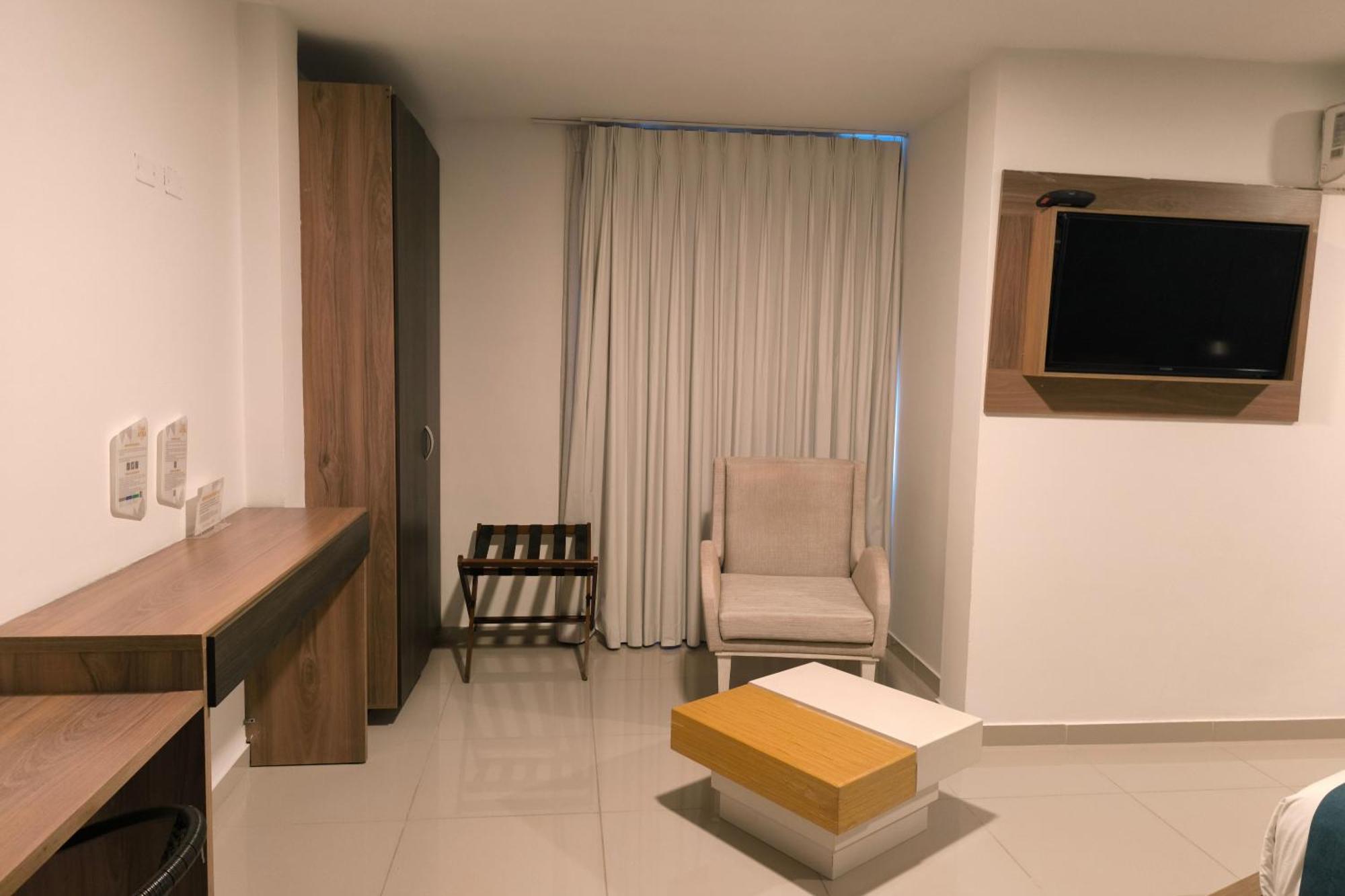 Hotel Quarta Avenida Montería المظهر الخارجي الصورة